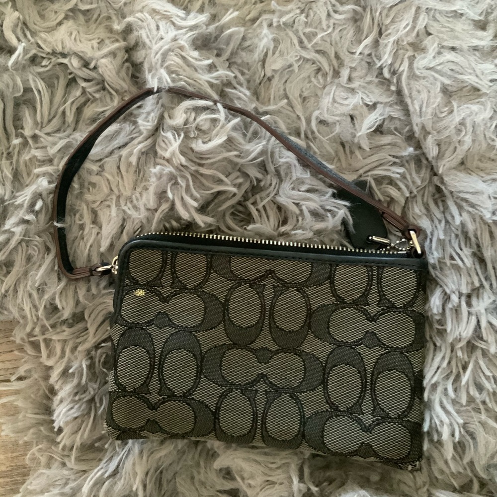 Coach wristlet - Picture 3 of 4